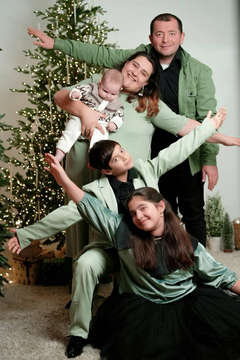 М. Амонашвили с семьей