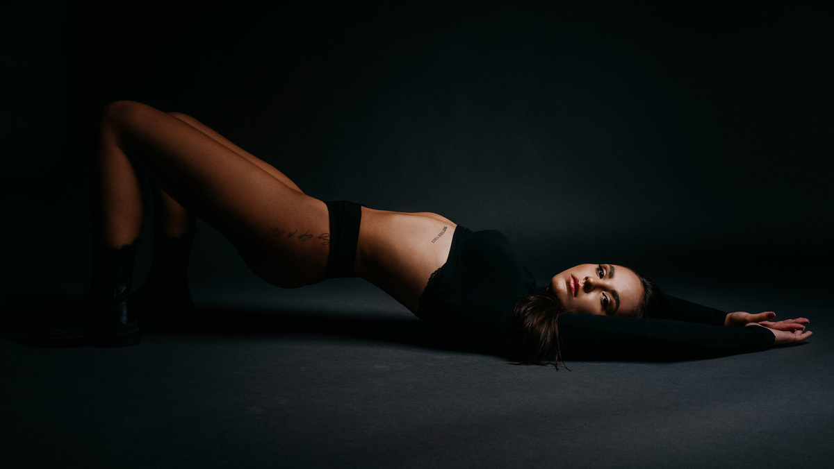 Martin Krystynek - Sensual beauty - Leica Q2 + Summilux 28 f/1.7 Asph - 1/250 sec, aperture 6.3, ISO 100