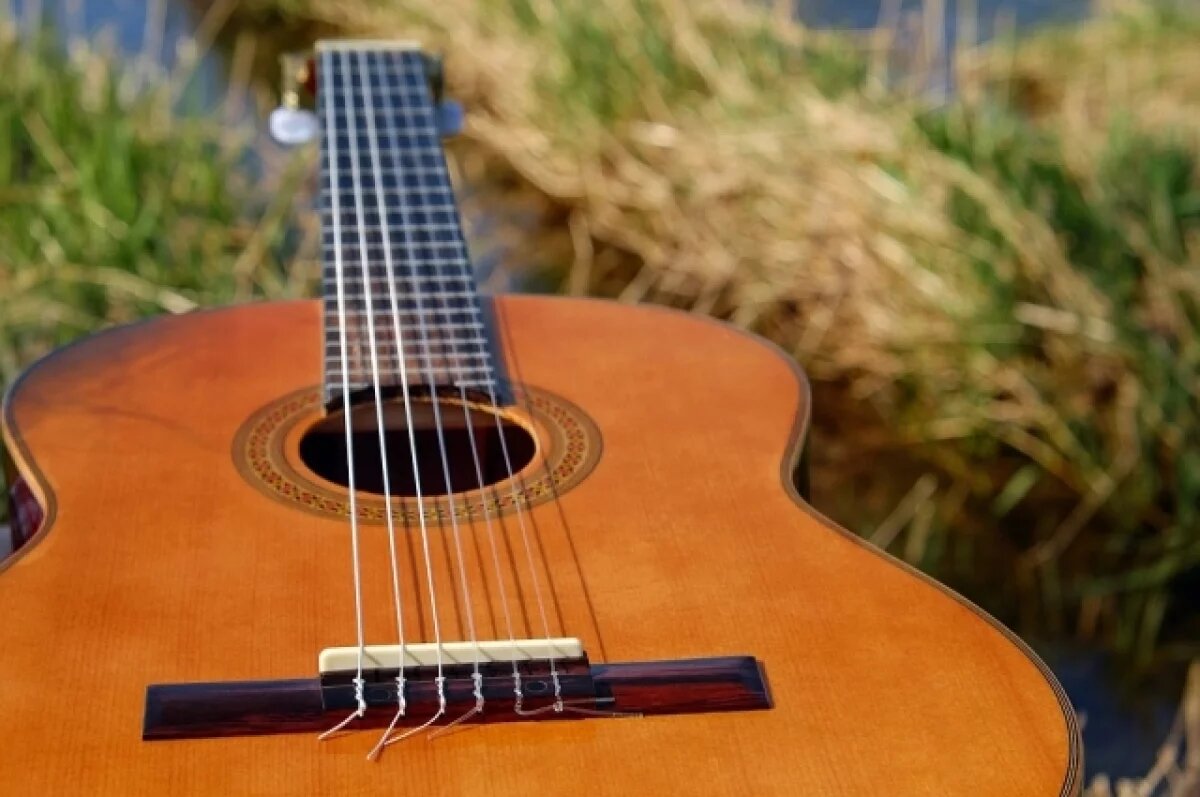    Боец СВО получил гитару с автографом Майданова после звонка на прямую линию