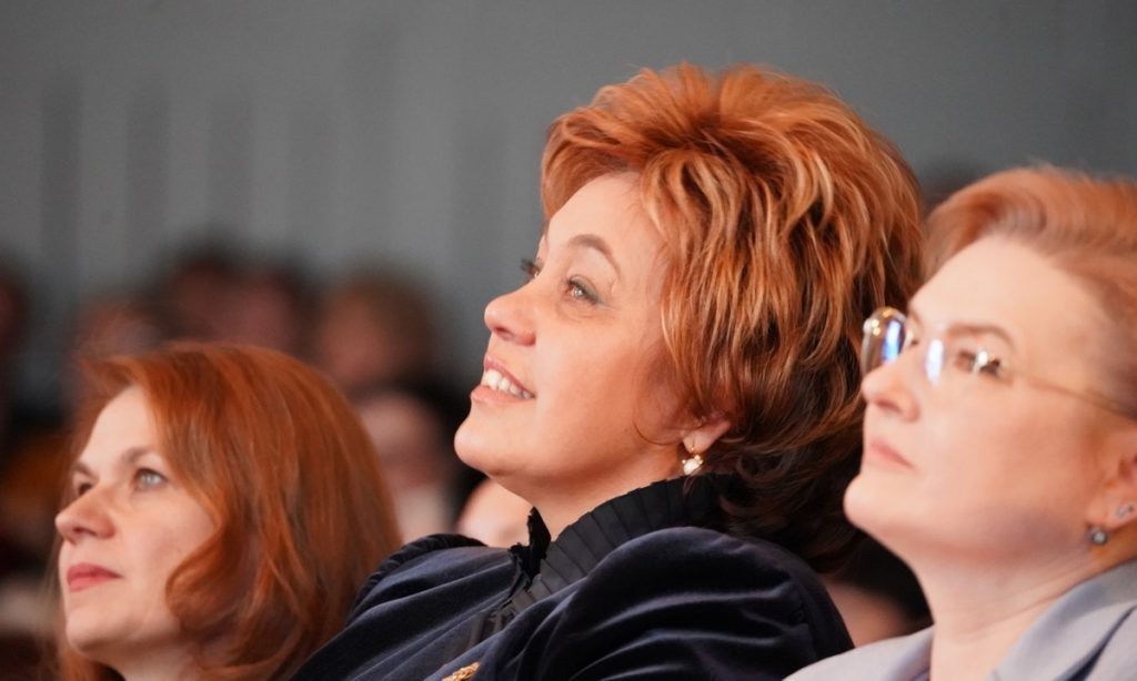 Леся Чичановская в центре (фото: ТвГМУ)