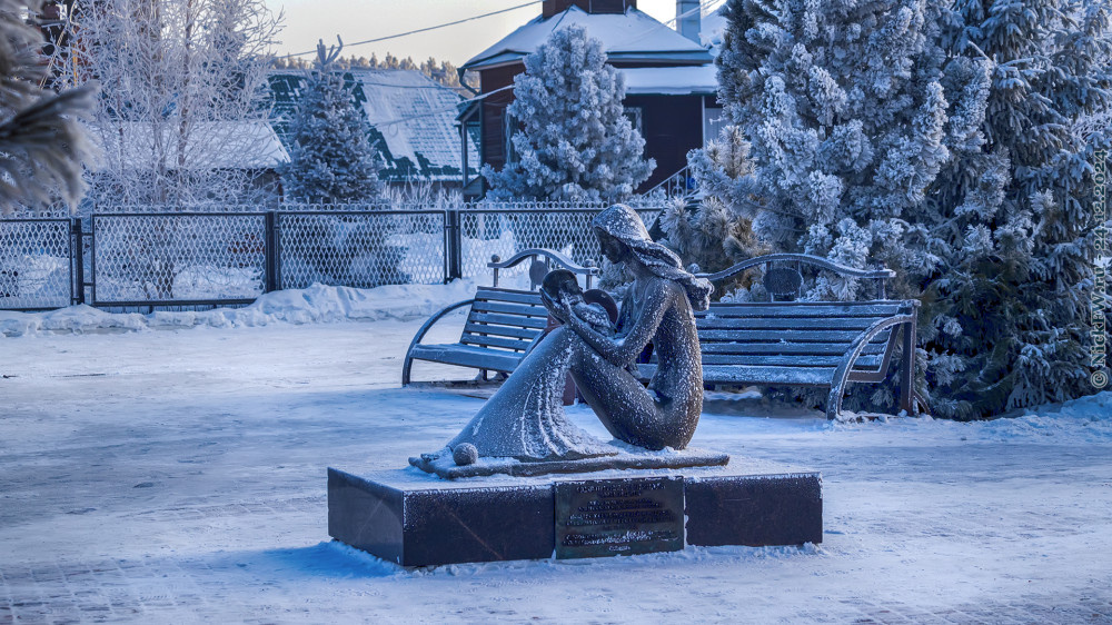 1. Скульптурная композиция Мать и Дитя... © NickFW.ru — 24.12.2024г.