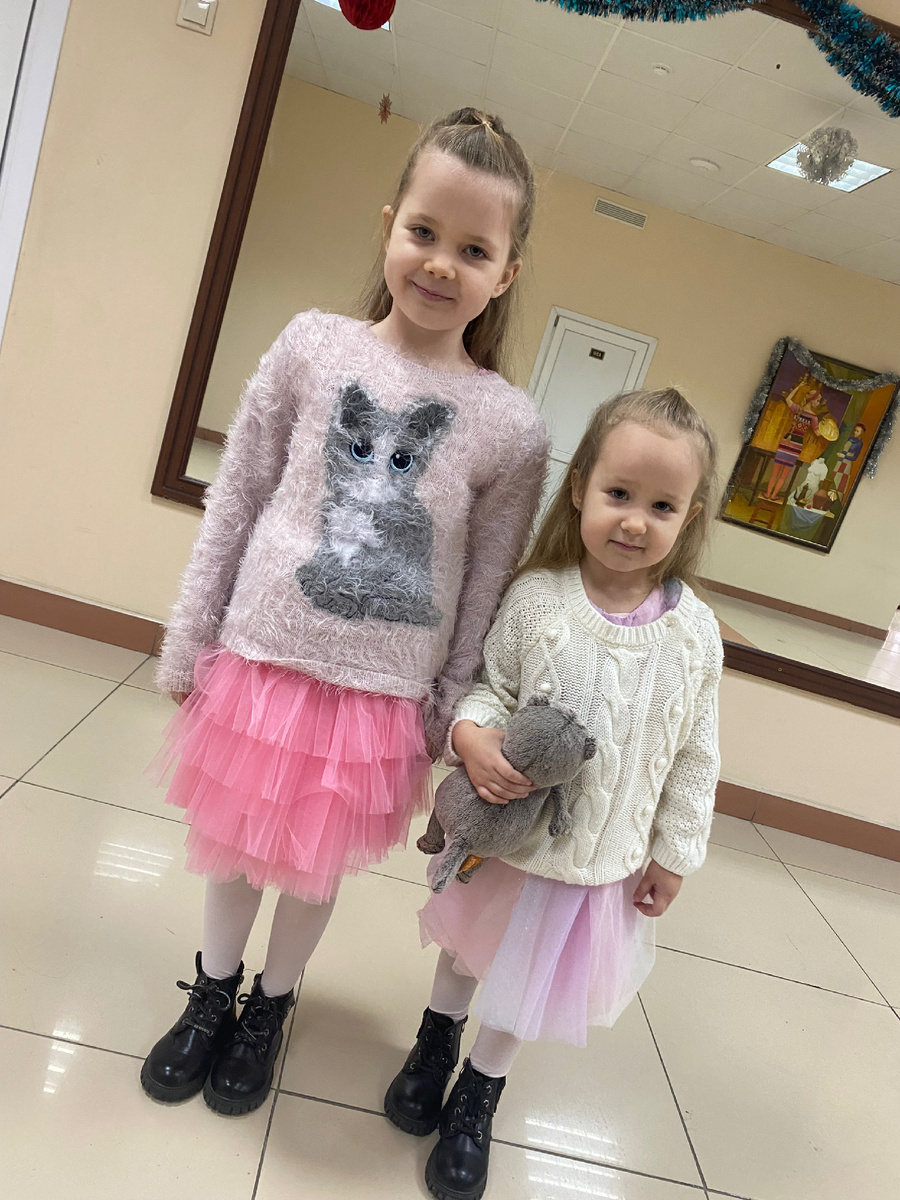 Именно эти подружки наделяют мою жизнь смыслом… 