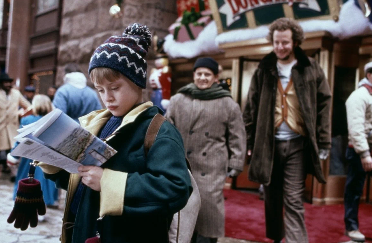 Кадр из фильма "Один дома 2"