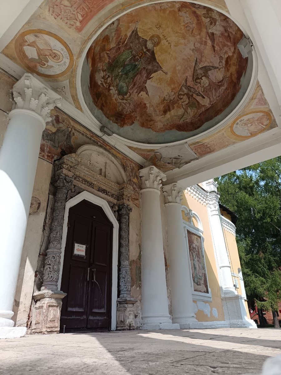 Сооружения в Кремле в упадническом состоянии