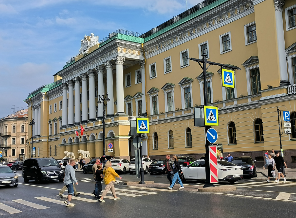 Дом Лобанова-Ростовского. Фото автора.