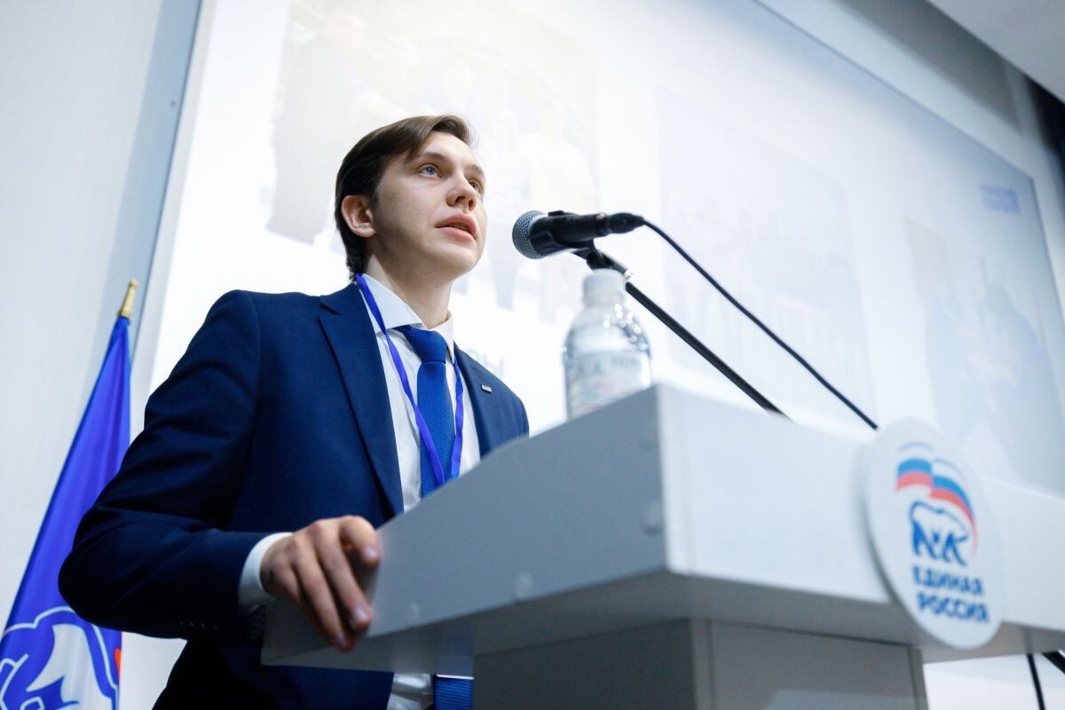    Руслан Кухарук зацепил молодых югорчан планами о развитии молодежной инфраструктуры