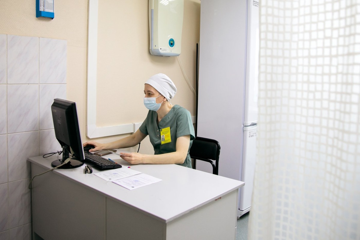    В Югре продлили выплаты для медиков, переехавших на работу в регион