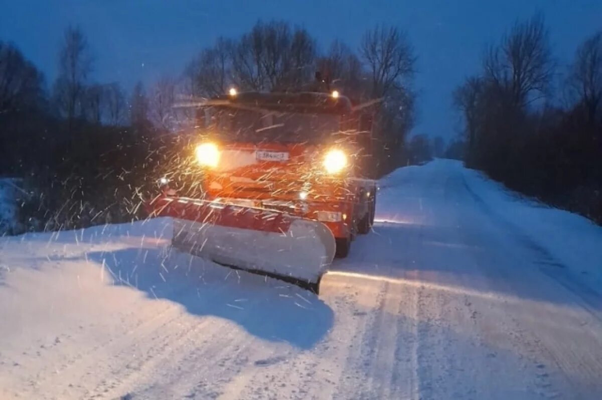   103 спецмашины рассыпали 4 тысячи тонн реагентов на Волгоградские дороги