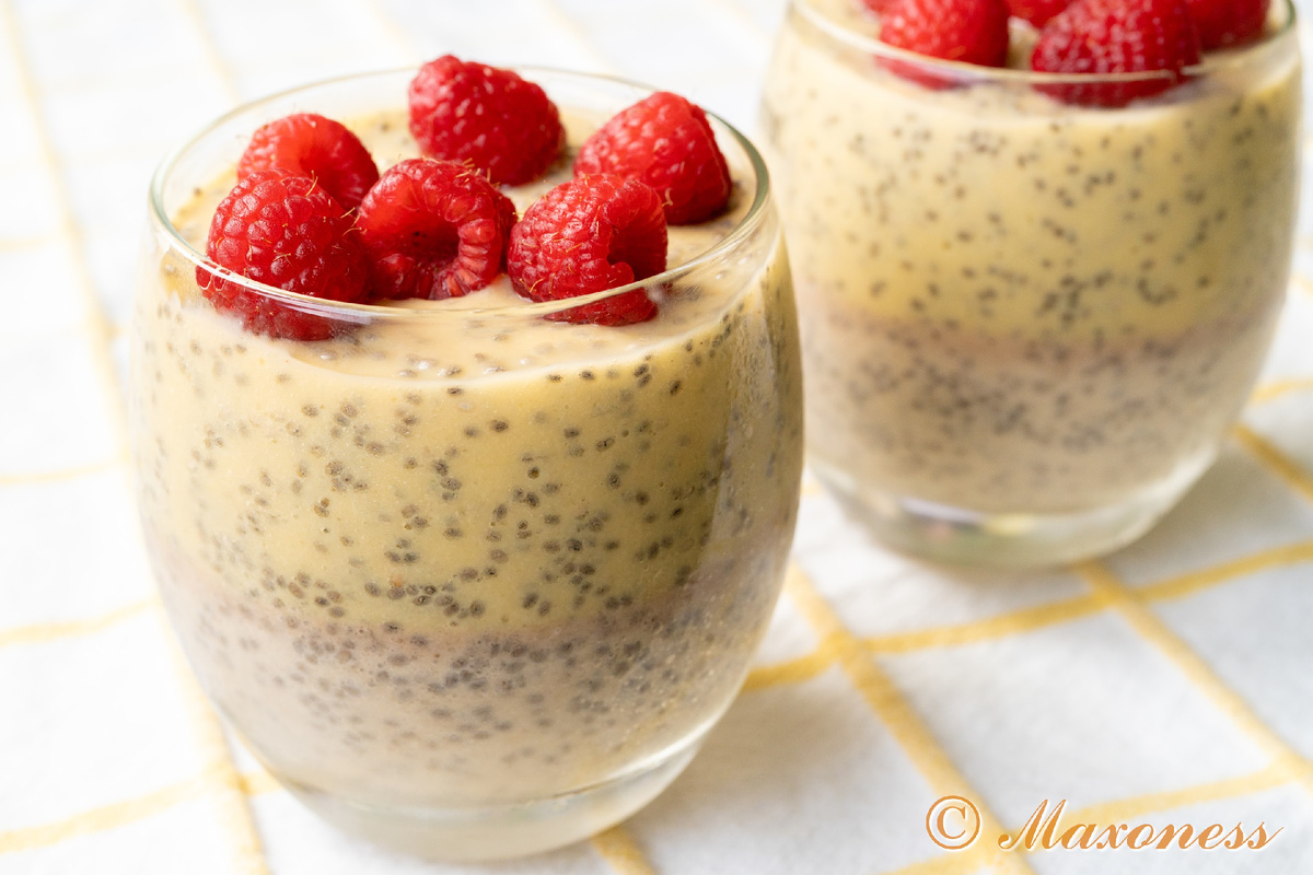 Фруктовые чашечки с семенами чиа и ореховым молоком от Джейми Оливера