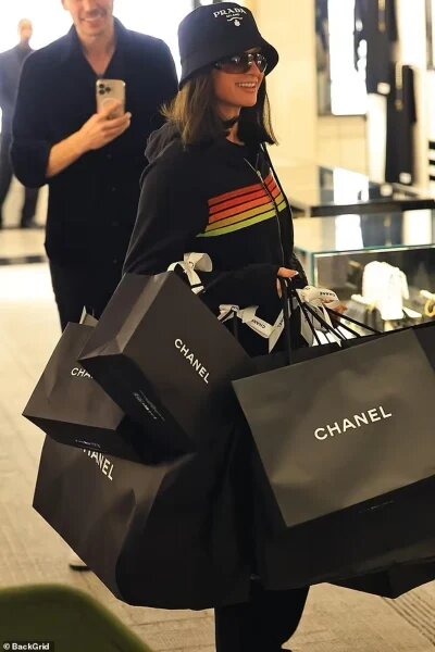    Пэрис Хилтон. Фото: iz.ru