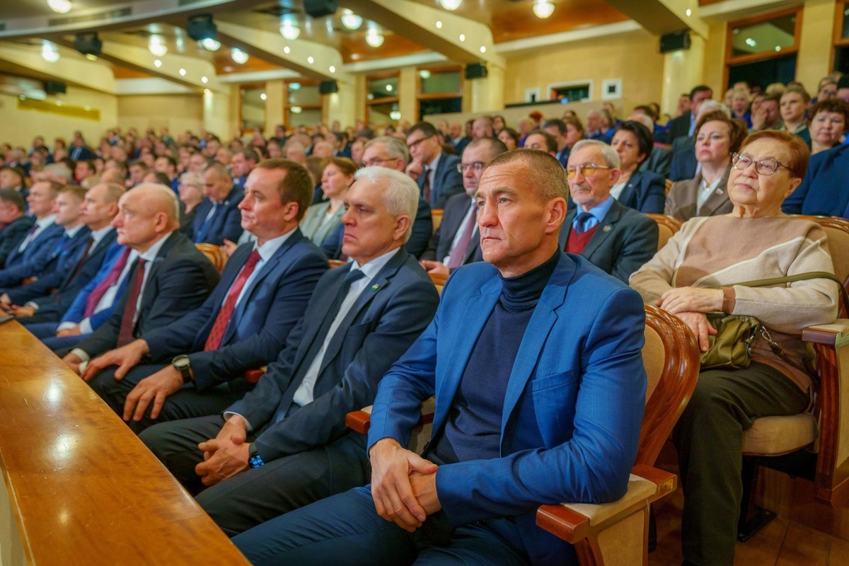    Сургутский район обозначил приоритеты – жилье, коренные жители, местное товаропроизводство