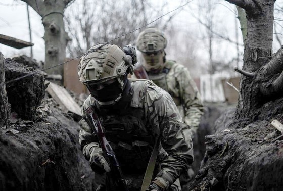    Солдаты ВСУ в зоне боевых действий