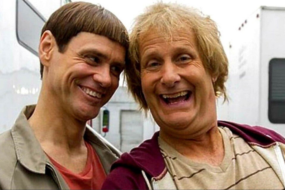 Джим Керри и Джеф Дэниелс в фильме "Тупой и еще тупее"