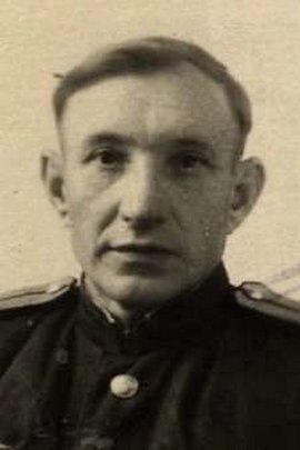 Младший лейтенант Хатько Алексей Васильевич (снимок после 1943 года)