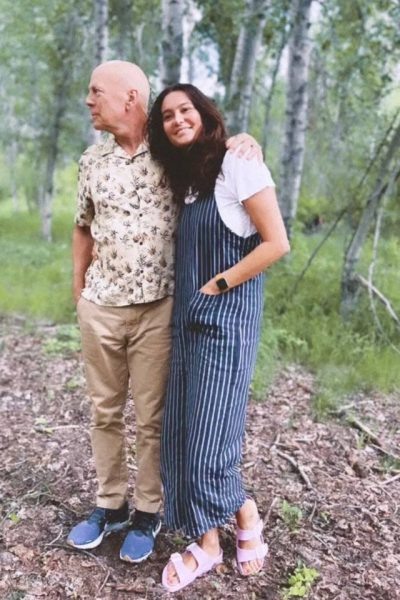    Брюс Уиллис с женой. Фото: соцсети