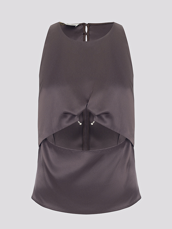 Все изделия на фото доступны к покупке в бутике PODIUMRED.RU