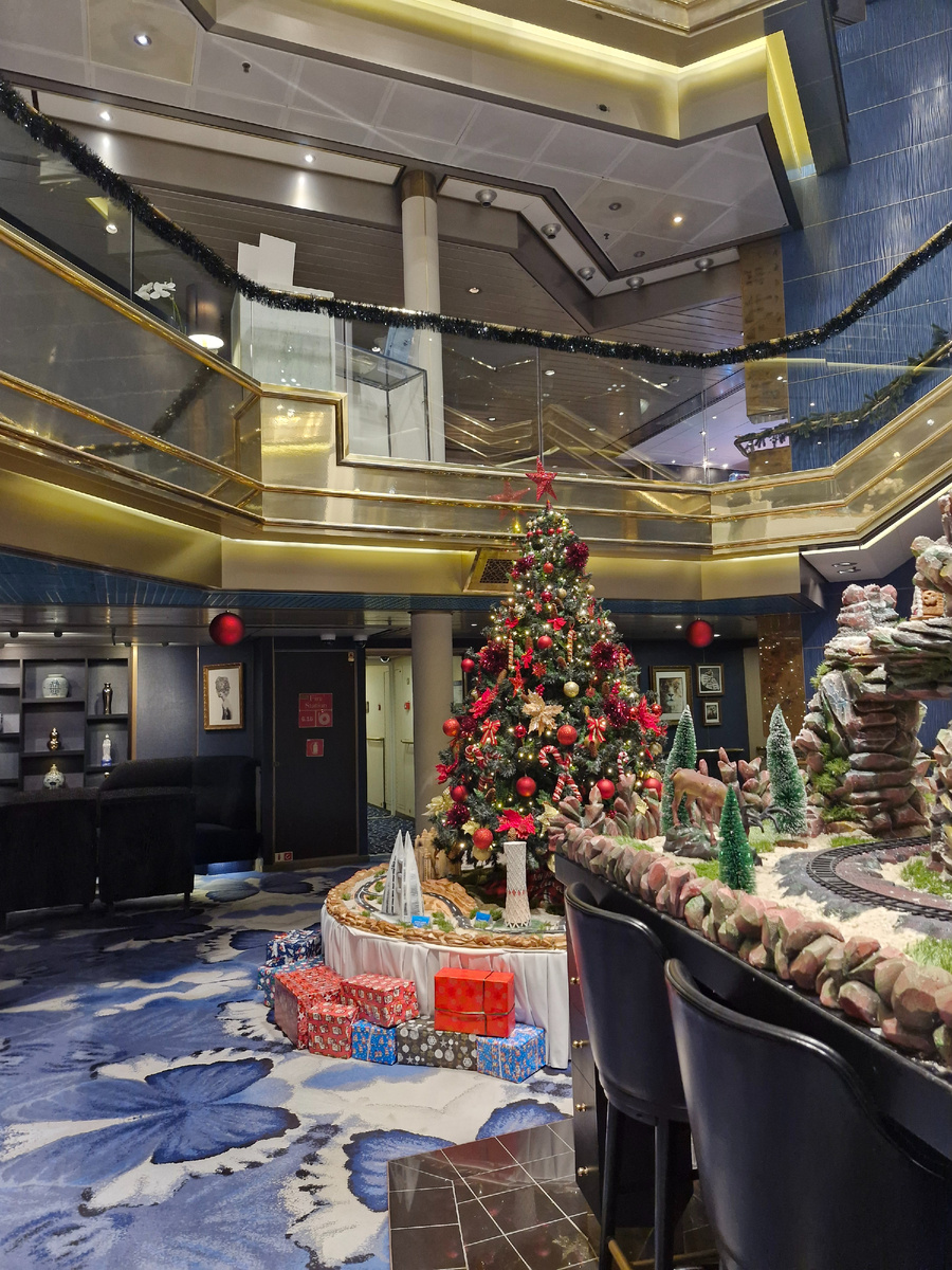 Внутри почти город