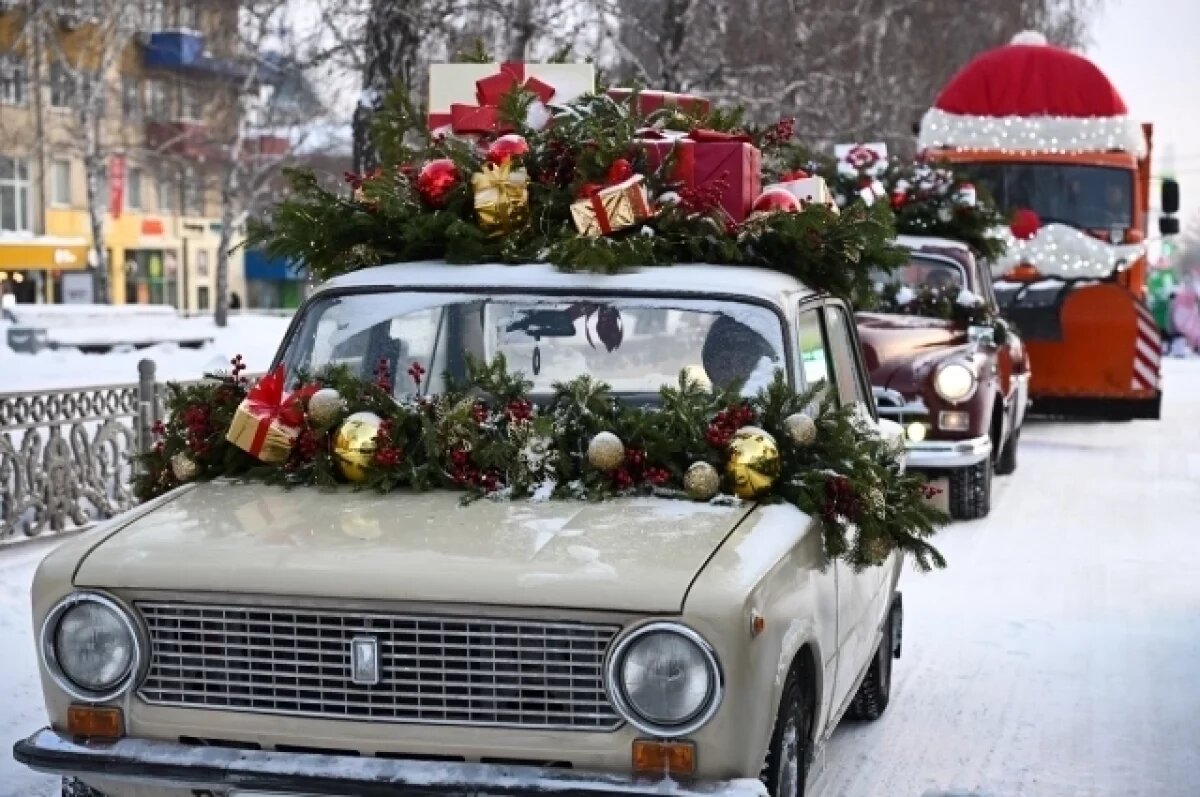    Автоэксперт Кадаков: за новогодний декор авто могут оштрафовать на 500 руб