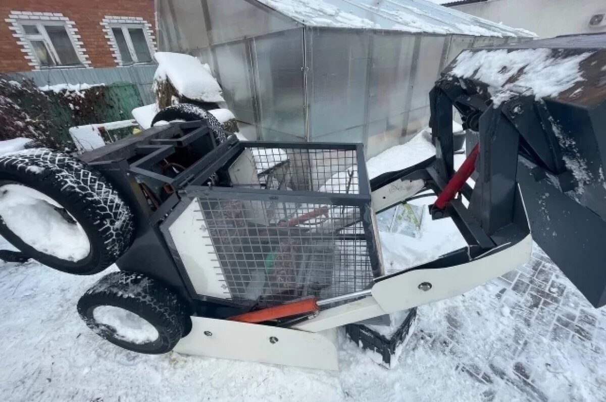    Житель Тюменской области погиб под ковшом своего самодельного экскаватора
