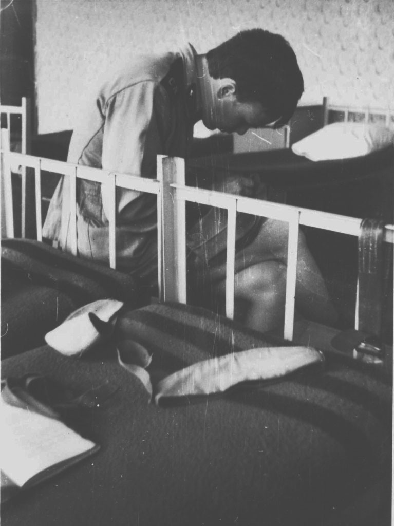 суровый быт...