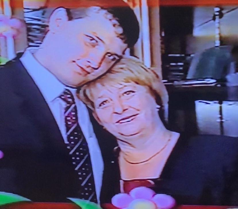 Со старшим сыном в день его свадьбы 