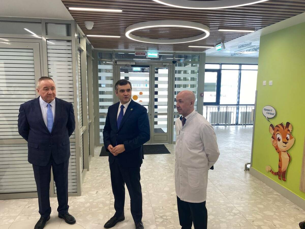 ​Марсель Миннуллин: «Это уникальный проект, пока в России таких нет – здесь совмещены взрослая и детская половина. Расчет проведен с потенциальным увеличением населения на этой территории»Фото: © Эвелина Киселева / «Татар-информ»