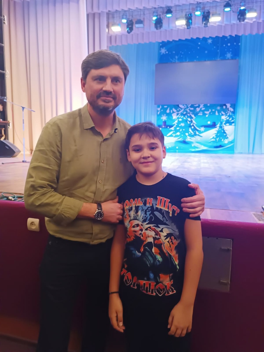  воспитанник Студии театра и кино "Синяя птица" Илья Темников и продюсер, режиссер и актер Денис Бородин