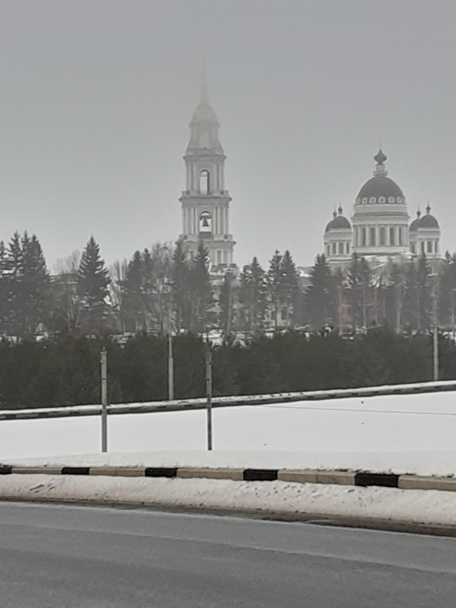 Нет-нет, это не экран моего смртфона запотел. Туман, просто туман