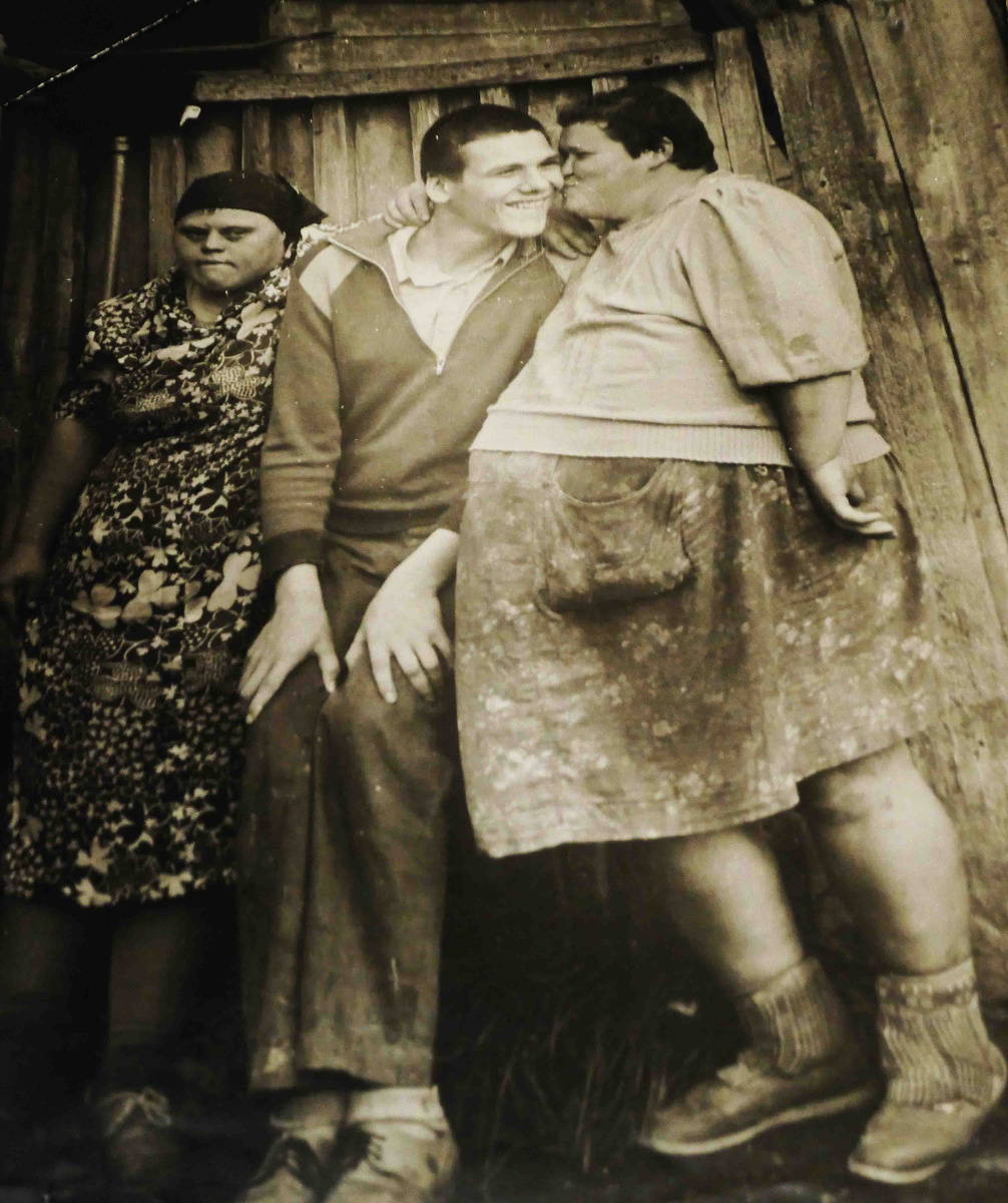 Всё в этом доме приутствует, и любовь, и ревность.            фото Белясова Анатолия