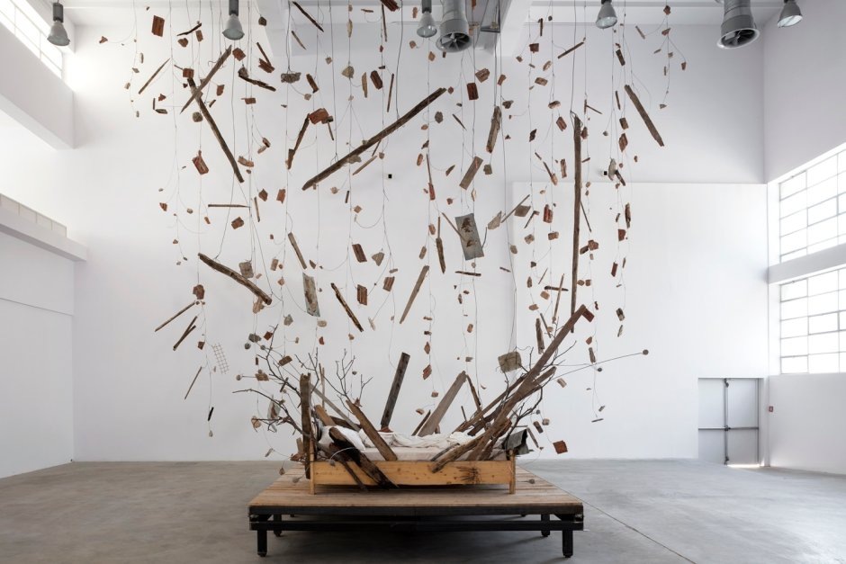 Spiders contemporary art Frenchwoman