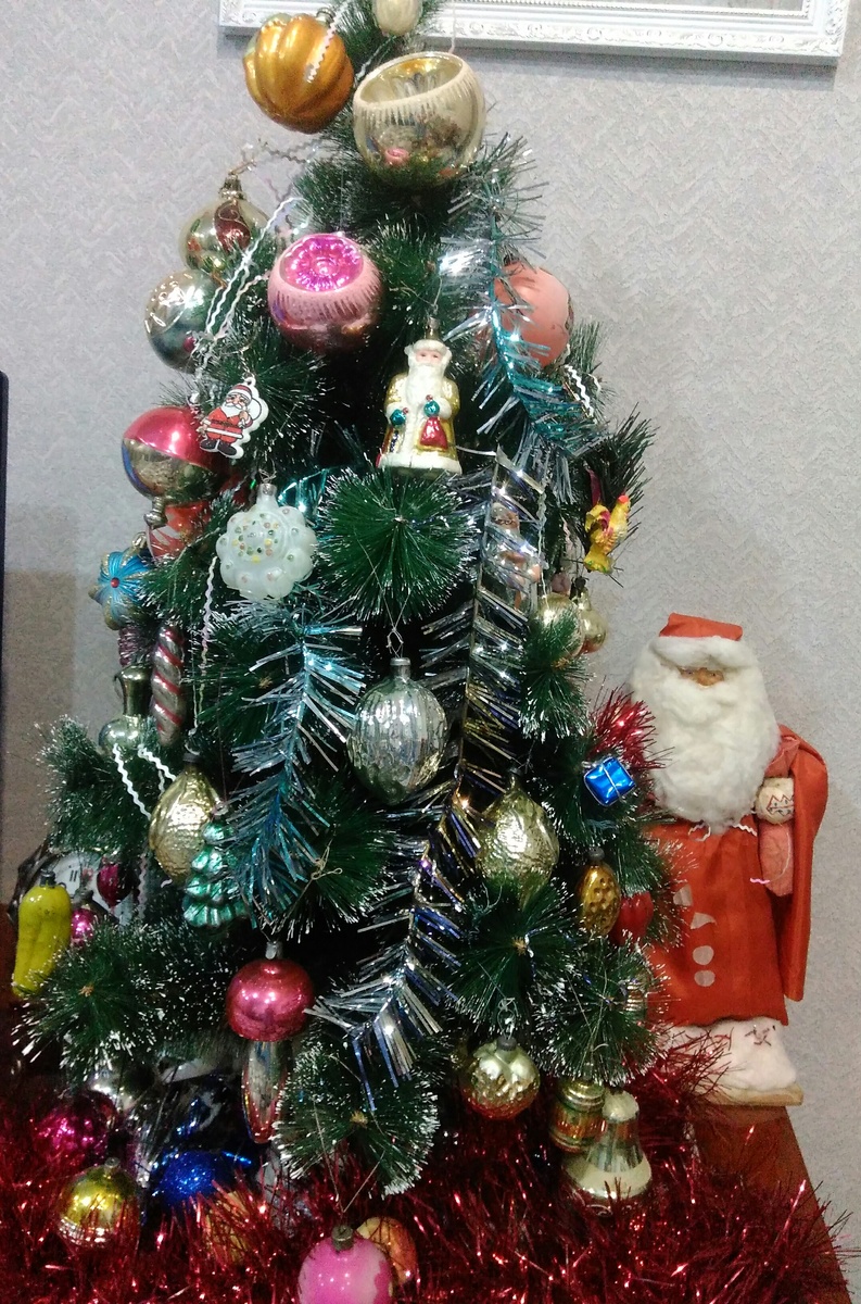 моя искусственная ёлочка. (1 метр)