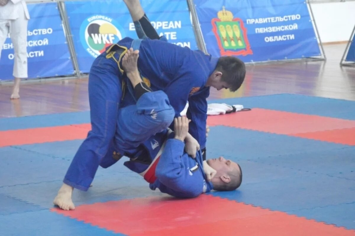    Около 800 спортсменов соревновались в Рязани на турнире по грэпплингу