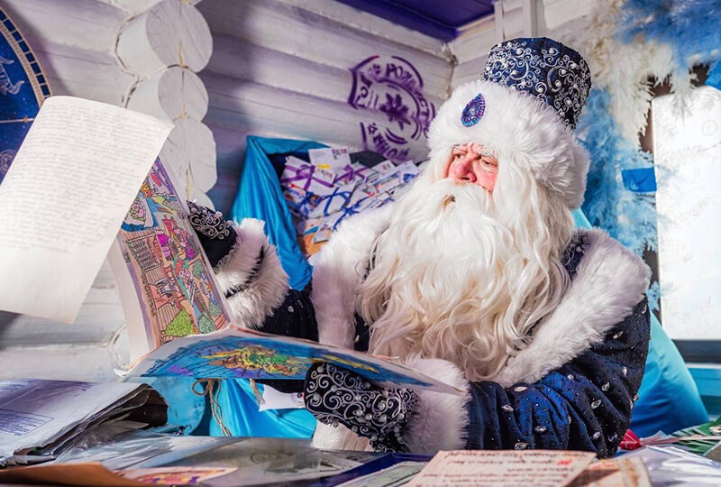    Дед Мороз в московской усадьбе