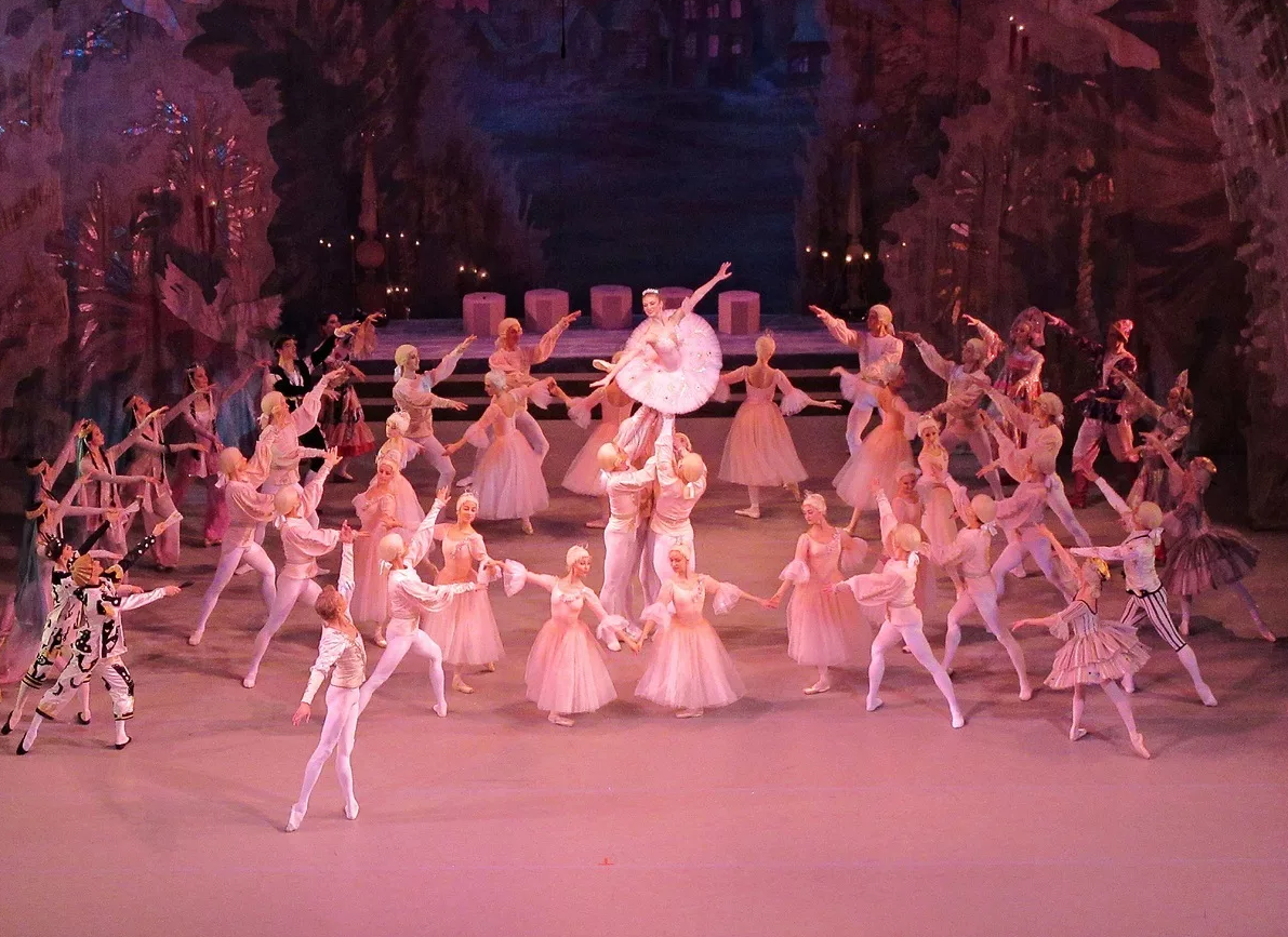 Розовый вальс из балета "Щелкунчик"