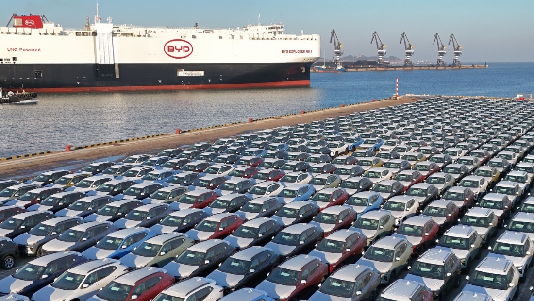 Автовоз BYD Explorer No. 1 отчаливает из китайского порта