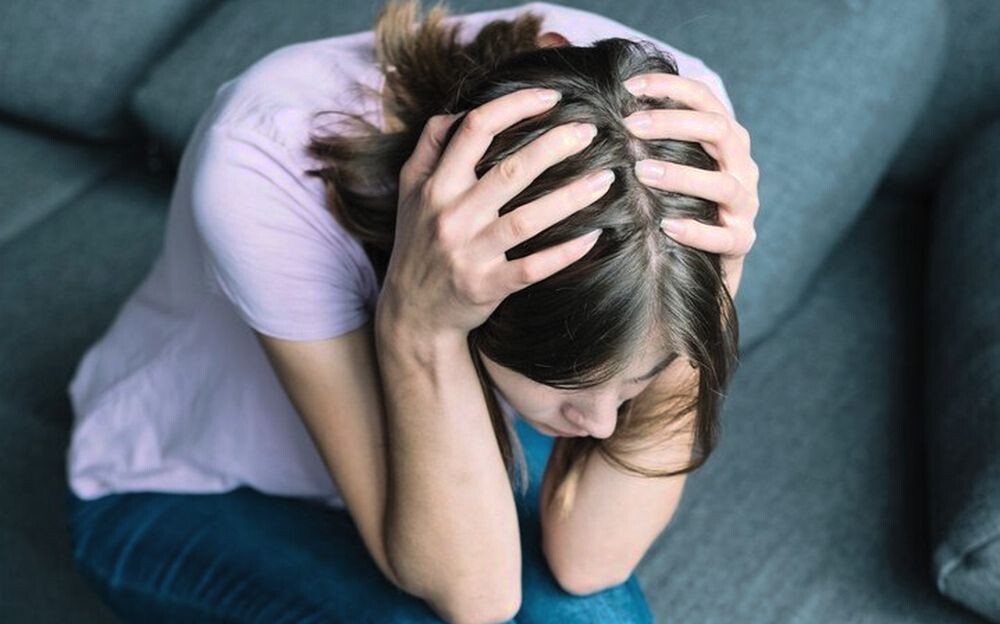 Слышать упрёки матери девушке было неприятно