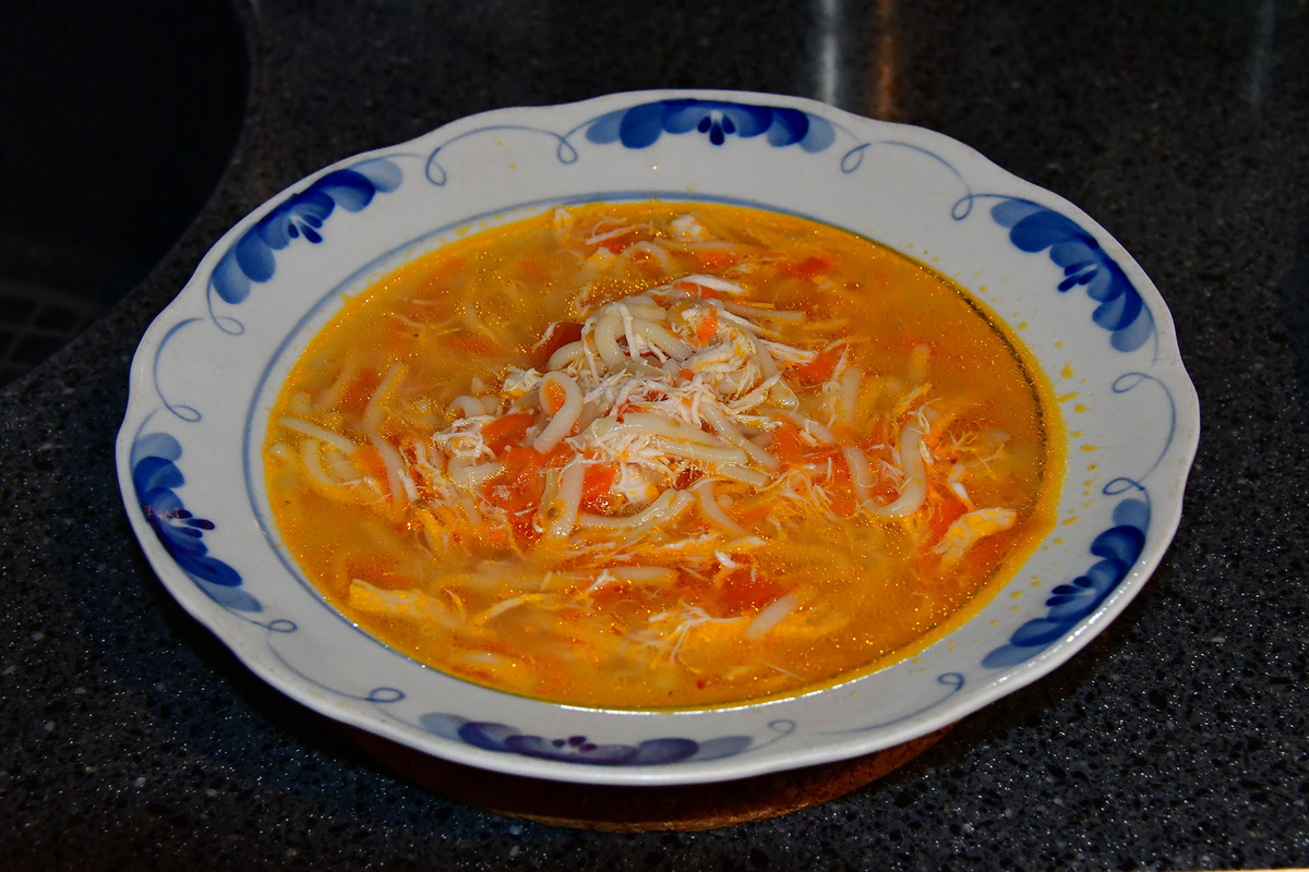 Суп куриный с помидорами