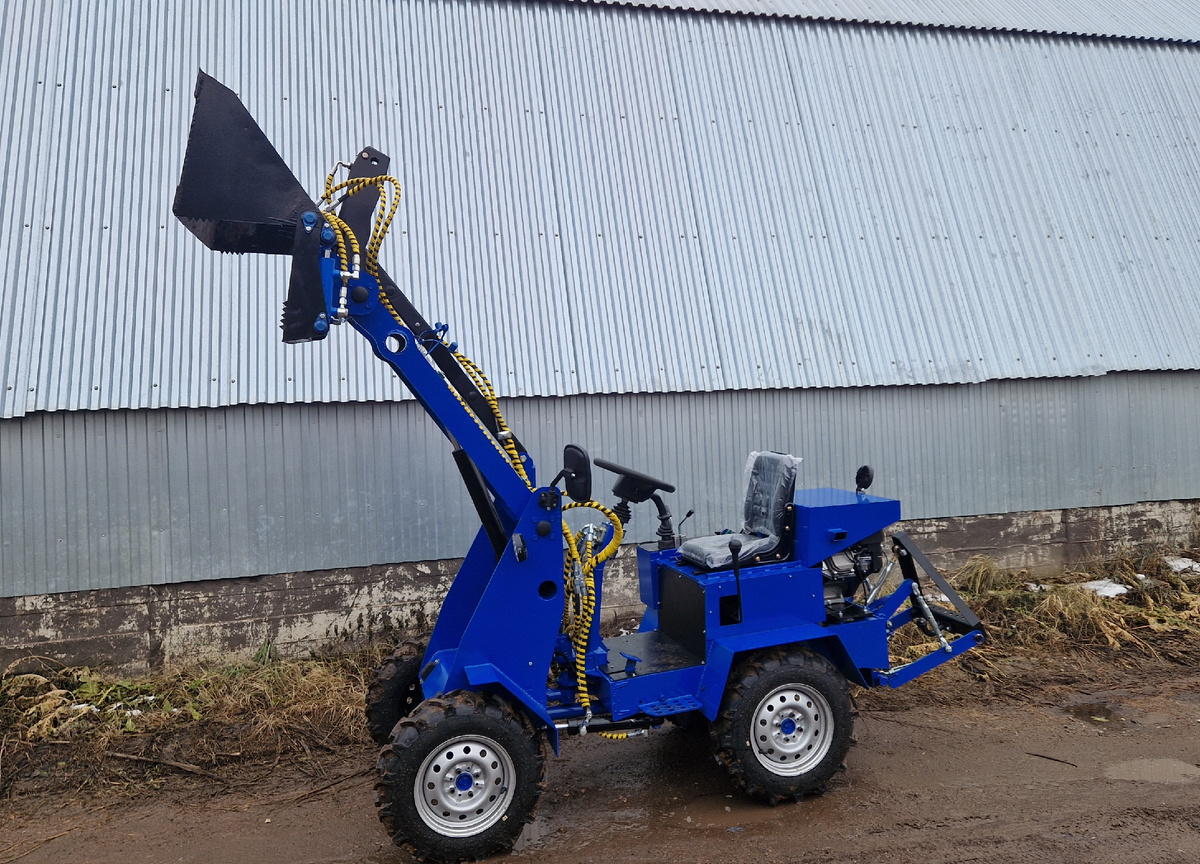 Всем привет из Республики Татарстан город Набережные Челны! Меня зовут Ильдар! Собираю вот как на фото минипогрузчики и минитрактора а так же навесное оборудование к ним (ковш челюстной, вилы, отвал снеговой, рыхлитель и тд). 