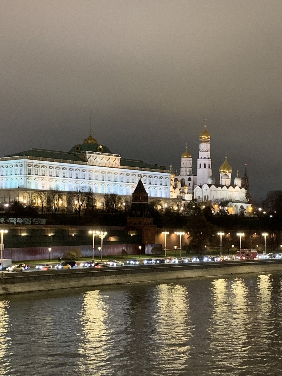 Московский кремль. Вид со стороны Большого Каменного моста