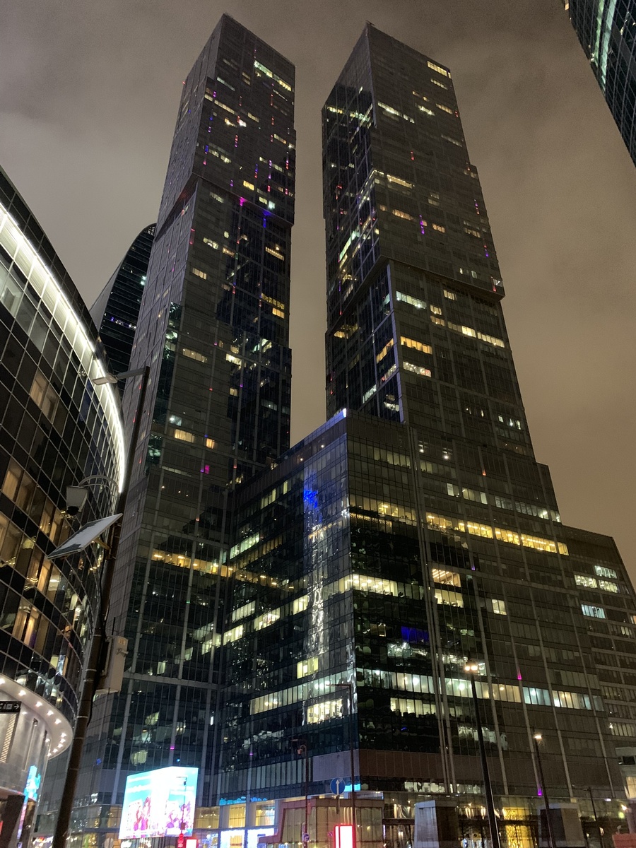 Москва - Сити. Комплекс двух башен "Город столиц"