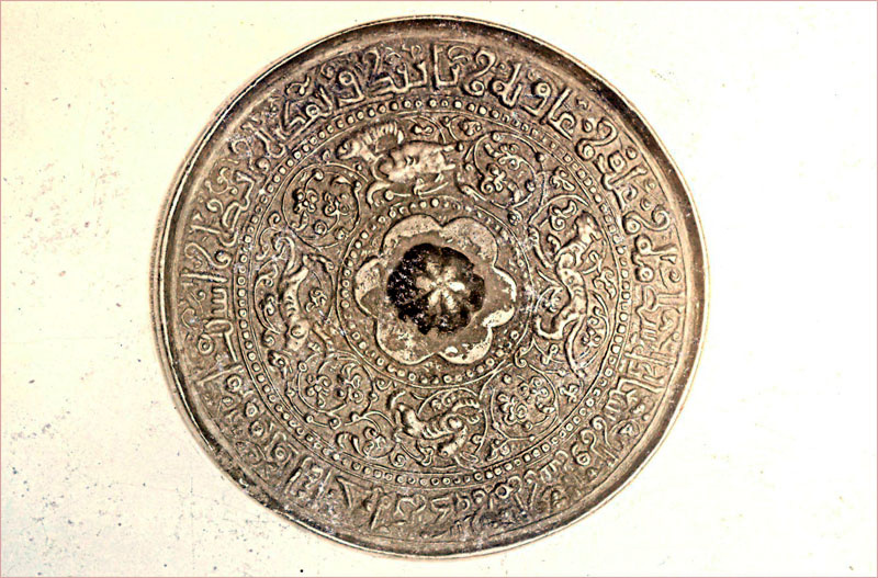 Бронзовое зеркало. Из фондов Новочеркасского музея. 