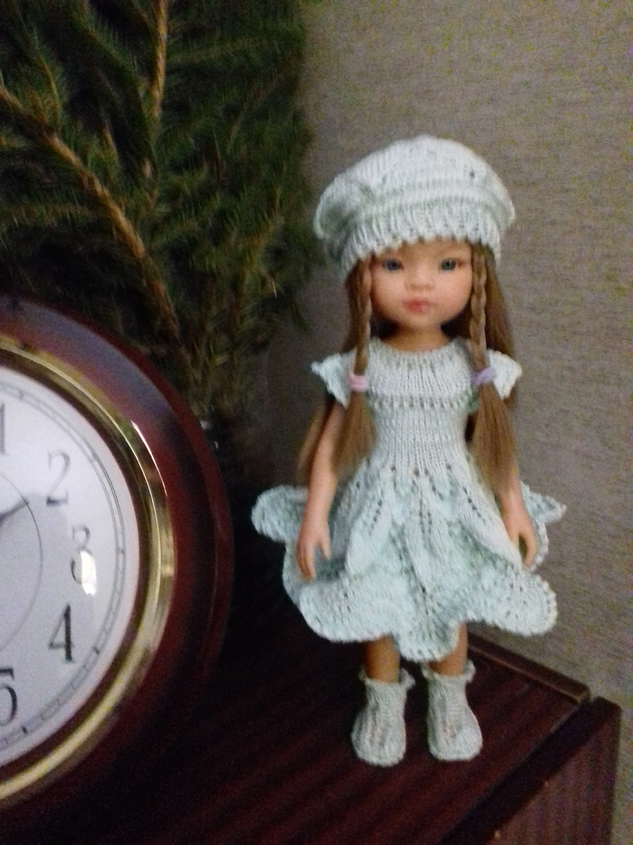 Это первое платье. Подарено)