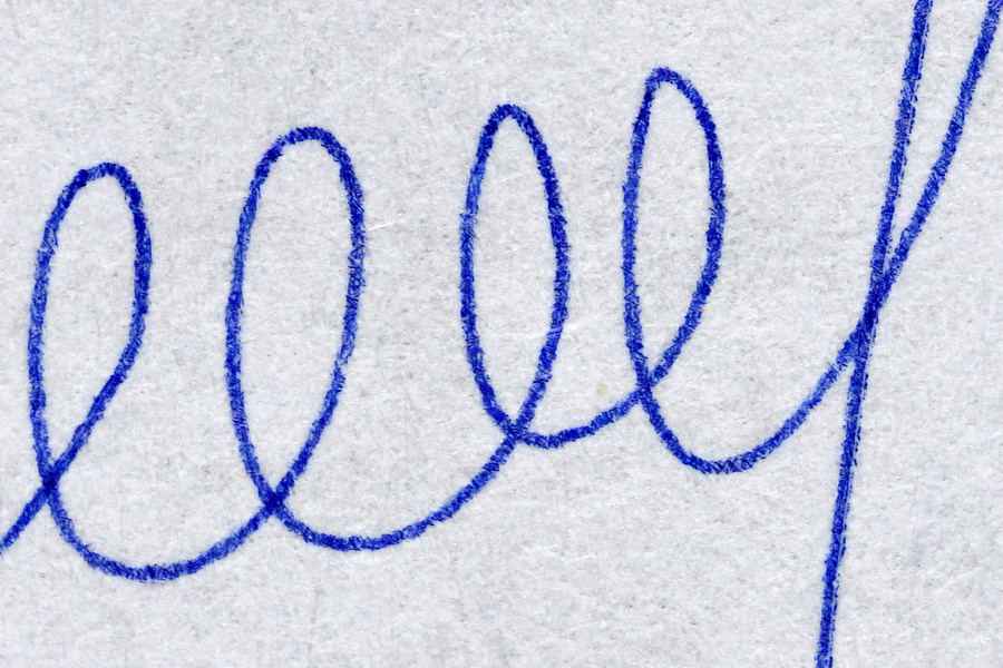 Штрихи выполнены при помощи плоттера, без дифференциации нажима