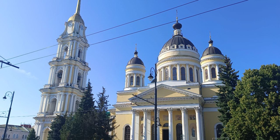 Рыбинск - 2023. Стилизация под старину, причем тут Остап Бендер и памятник водопроводчику.