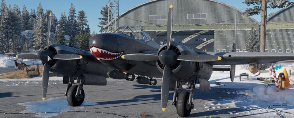 Улыбается нам