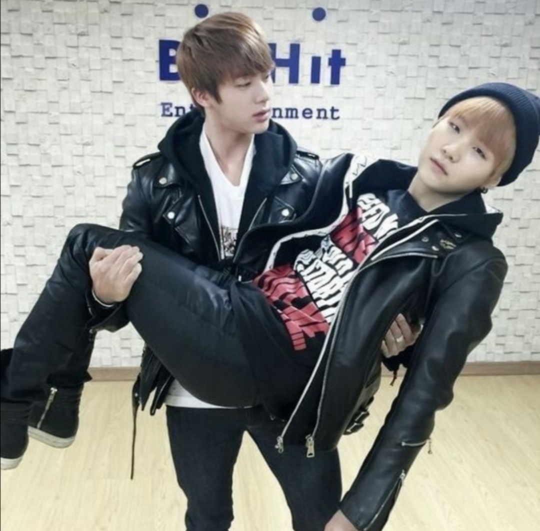 Идеальный Ким Сокджин всё делает идеально! 