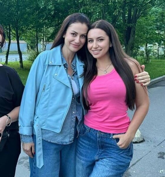 Анна Ковальчук с дочерью Златой