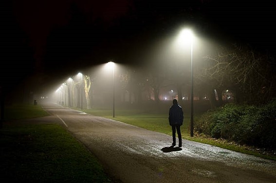 нельзя ходить по улице в темноте