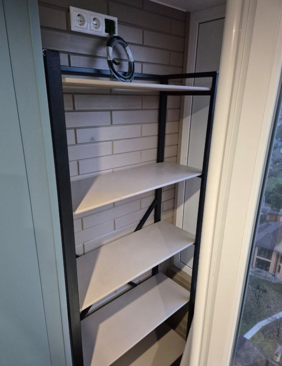 Такой стеллаж я заказала для своих растений.