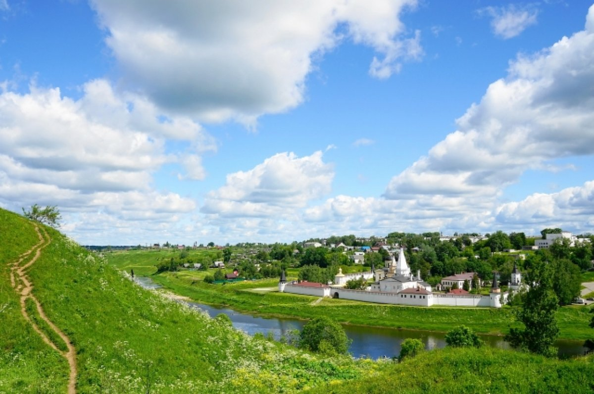 Старица. Фото с сайта https://tver.aif.ru/society/details/5_avgusta_otmechaetsya_726-letie_goroda_staricy. Взято с Яндекс.Картинки